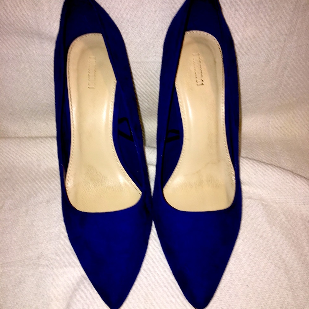 Forever 21 bile velvet heels. Size 6.5